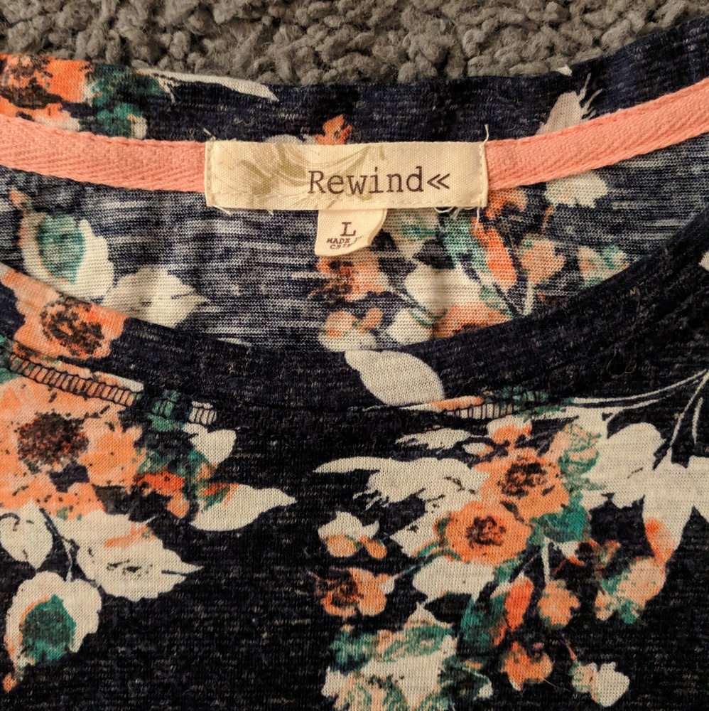 Rewind Floral Top - Picture 2 of 3